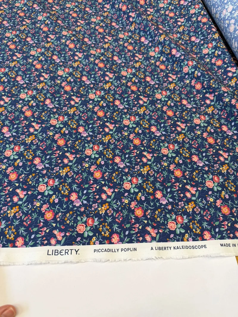 No. 2007 LIBERTY Tana Lawn dunkelblau