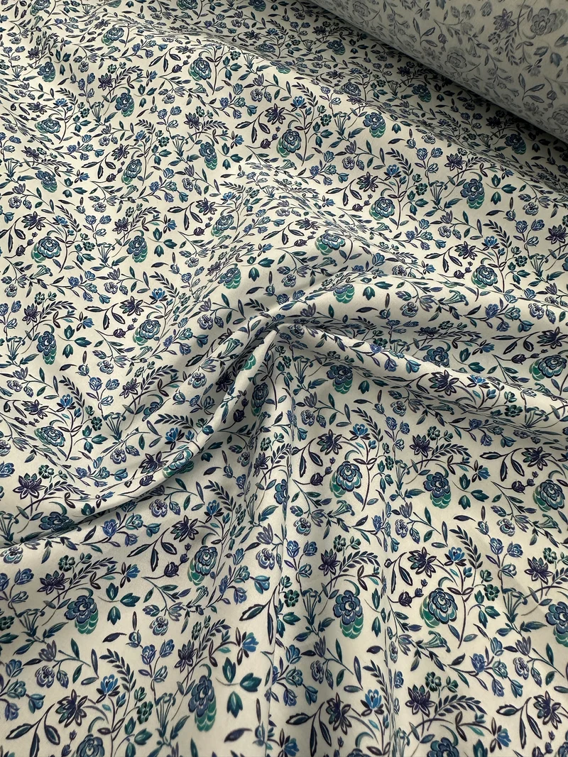 No. 2006 LIBERTY Tana Lawn blau weiß