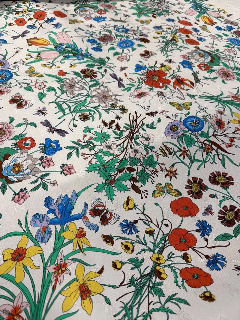 No. 1997 Seidenpanel Blumen weiß