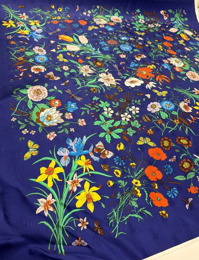 No. 1998 Seidenpanel Blumen blau