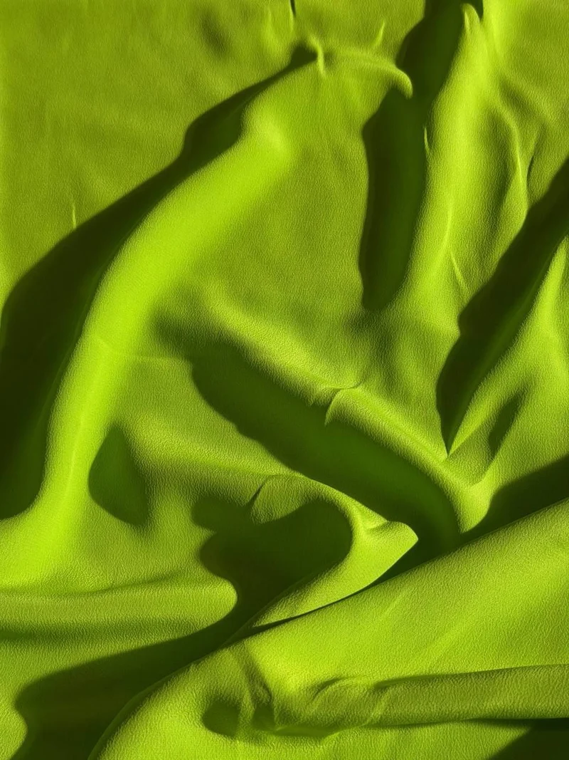 No. 1942 Crepe de Chine limettengrün