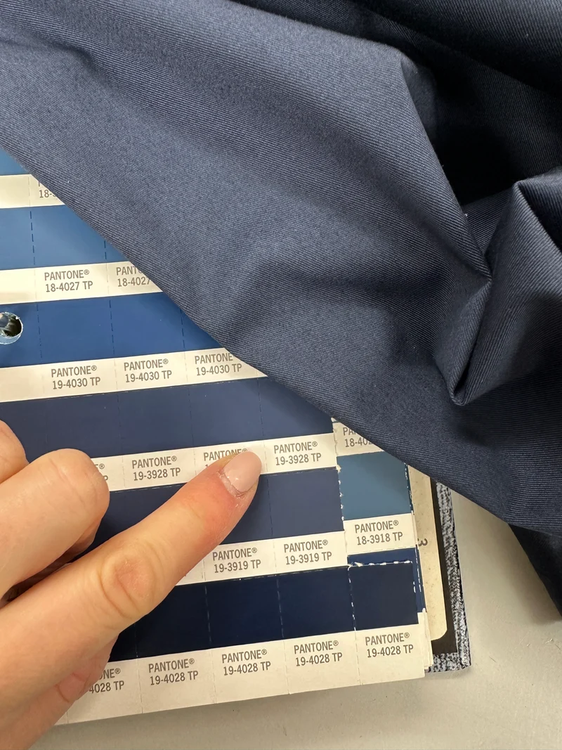 No. 2048 mittelschwerer Baumwoll-Stretch blue indigo
