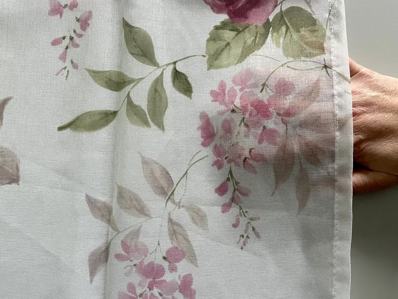 Ösenschal BxH 140x245cm Rosen rot 2643