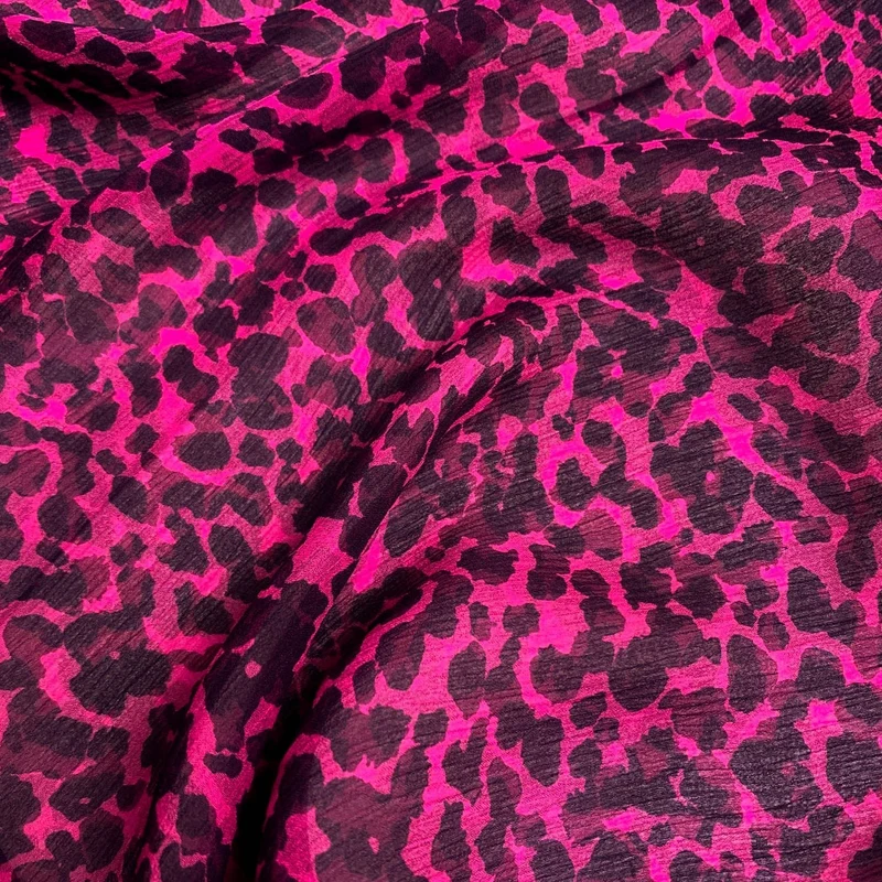 No. 1116 Seide mit Tupfen Print fuchsia | 1,20m