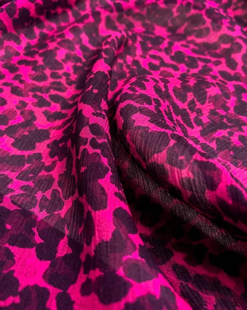 No. 1116 Seide mit Tupfen Print fuchsia | 1,20m