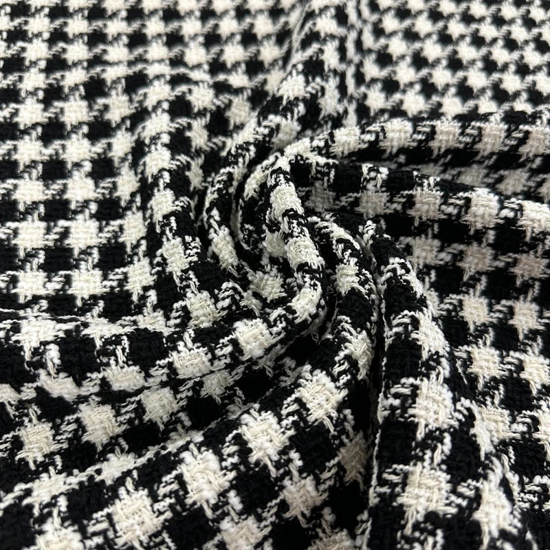 No. 1702 Bouclé schwarz weiß