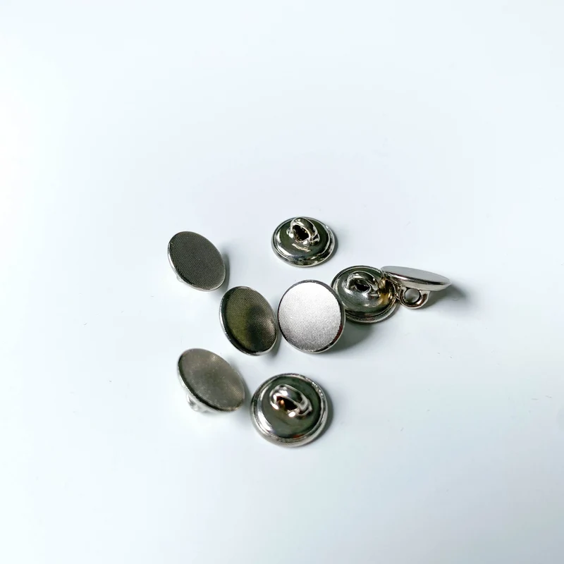 Blusenknopf silber matt 10 mm