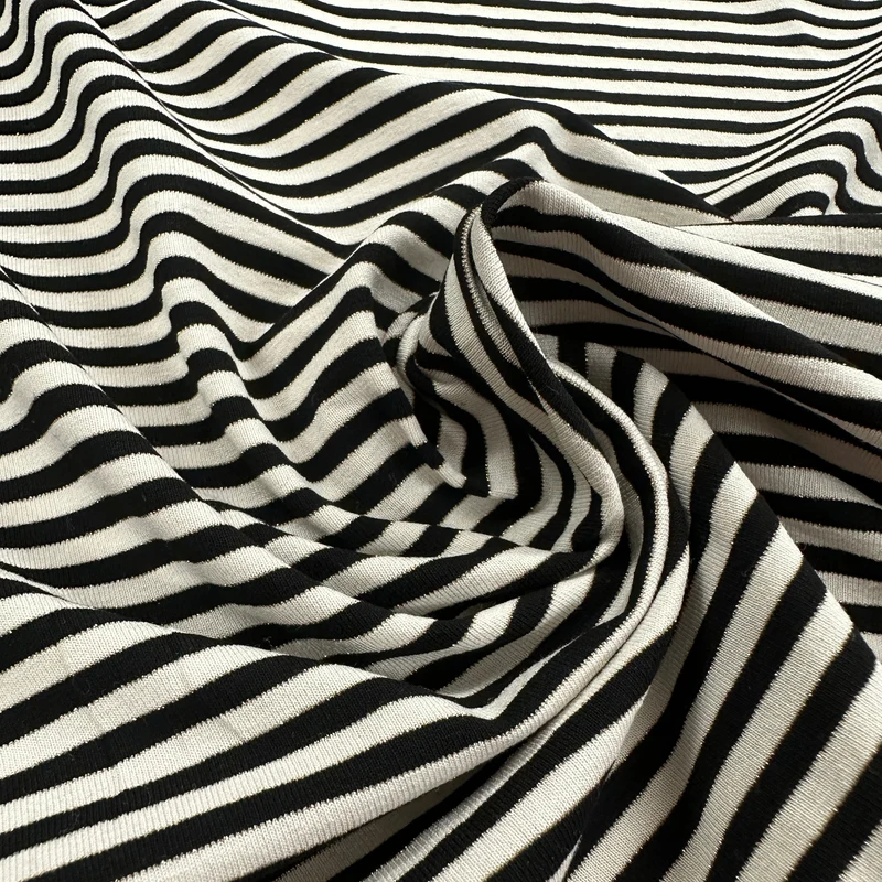 No. 1723 Viskosejersey schwarz weiß gestreift Lurex