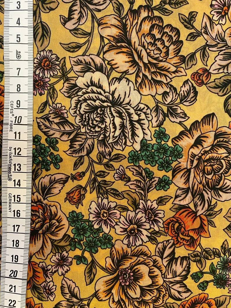 No. 247 Viskose Blumenprint / 1,35 m