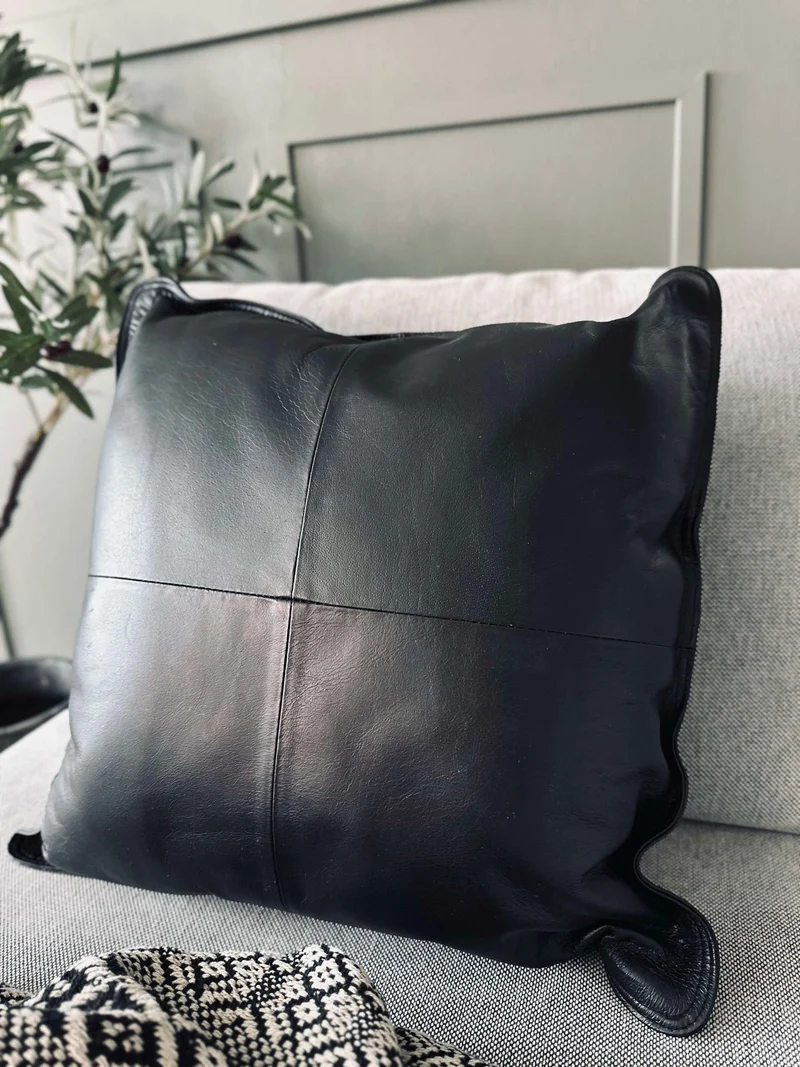 Kissen aus schwarzem Leder – 50x50 cm