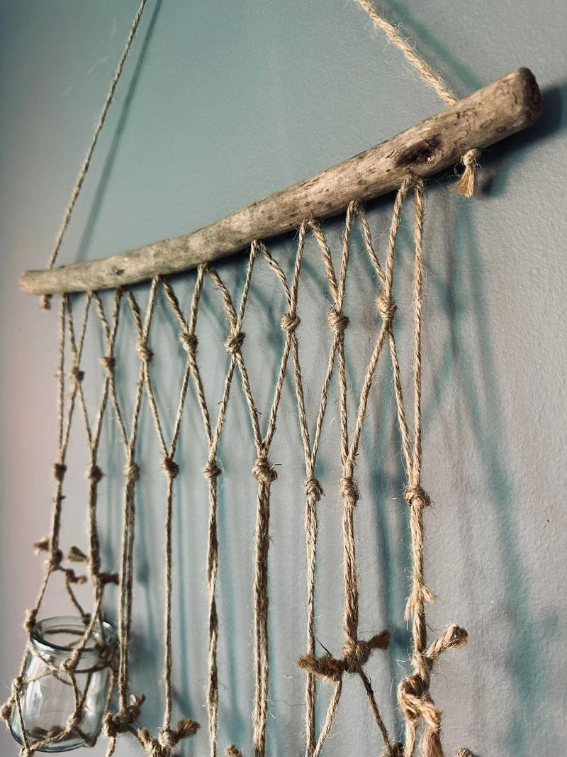 Hängedekor mit kleinen Gläsern