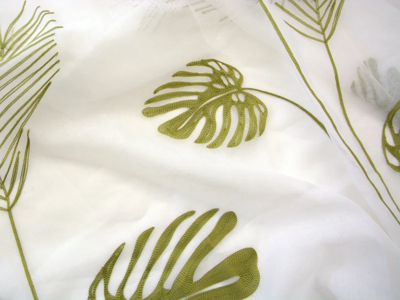 Schlaufenschal Monstera bestickt transparent 2489 BxH 140x245cm