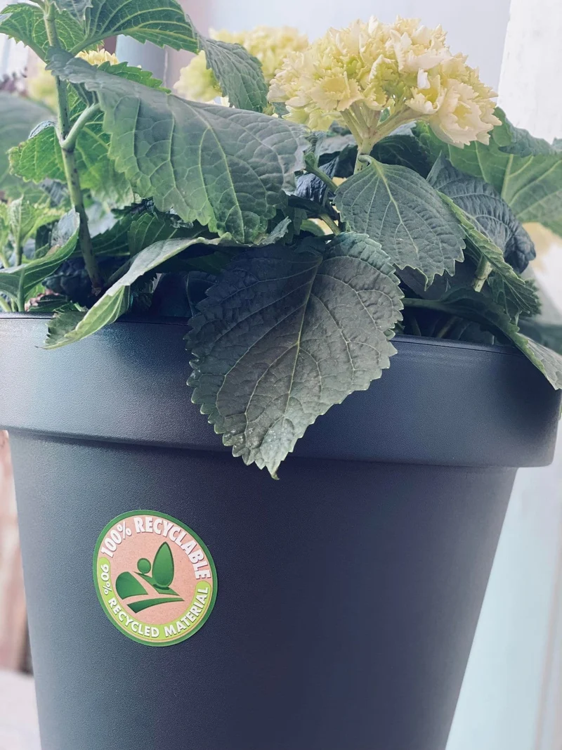Pflanzkübel mit Bewässerungssystem - Recycling