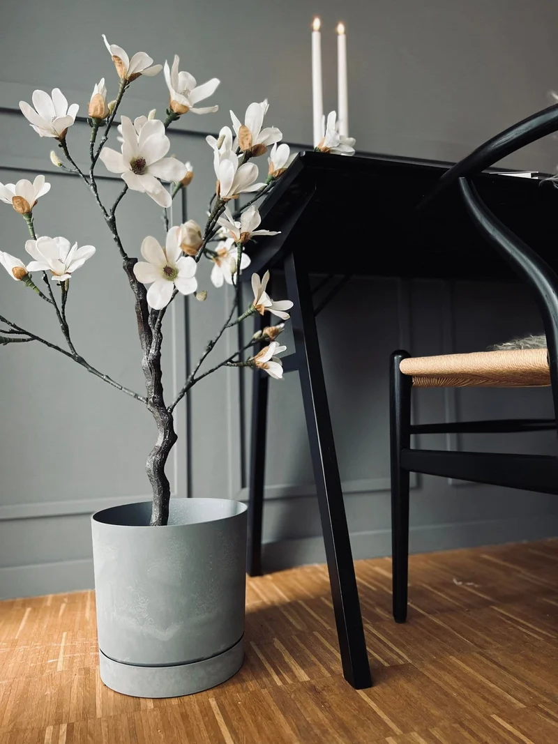 Blumentopf in Betonoptik - Bewässerungssystem im Boden - Grau