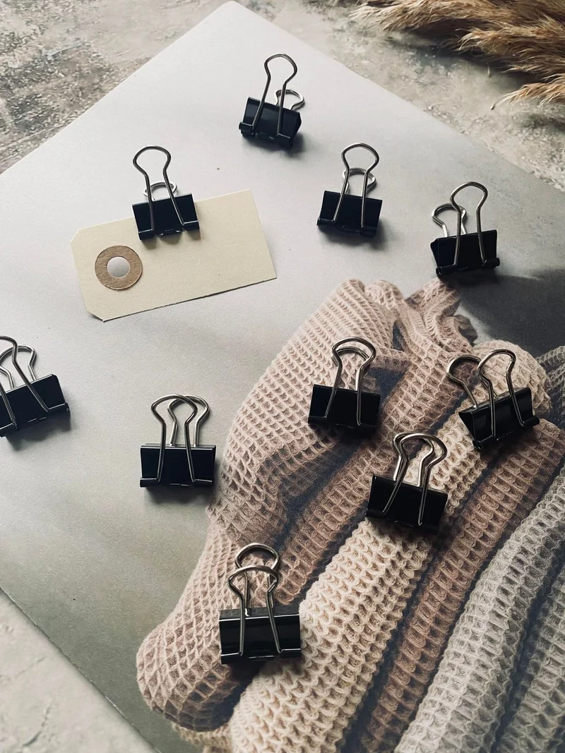Packung mit 10 Mini-Klammern, schwarz