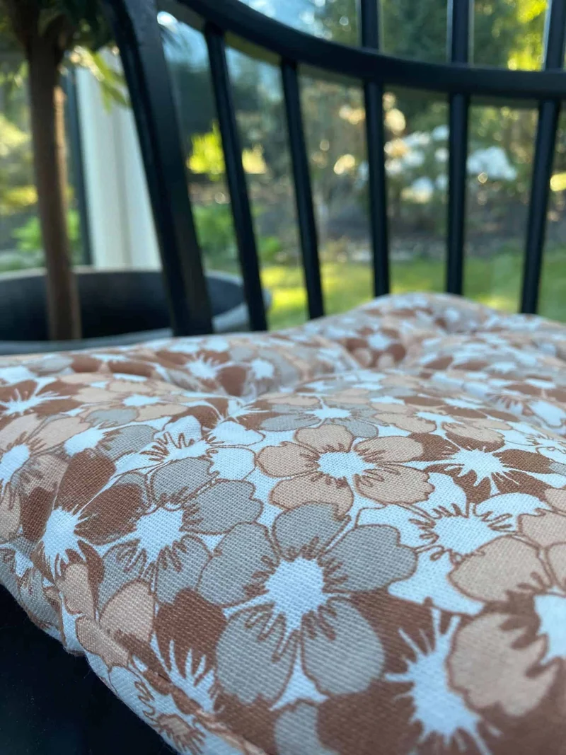 Futon-Kissen – Blumenmuster in Rosttönen 40×40
