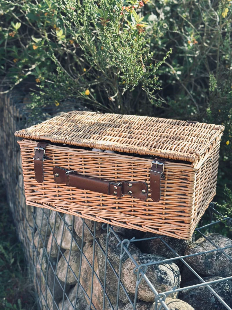 Picknickkorb mit Inhalt für 4 Personen - DELUXE